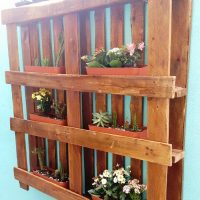 Hanging Garden Out of Wooden Pallet | Pallet Ideas: Recycled / Upcycled ...