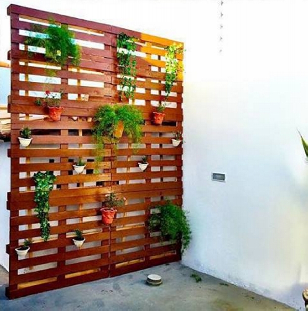DIY Patio Decoration with Pallet Planter | Pallet Ideas